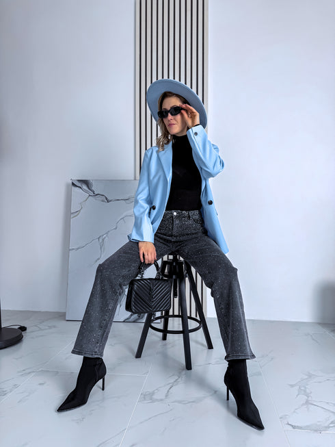 Oversize švarkas su juodomis rankovių sagomis - SOFT BLUE